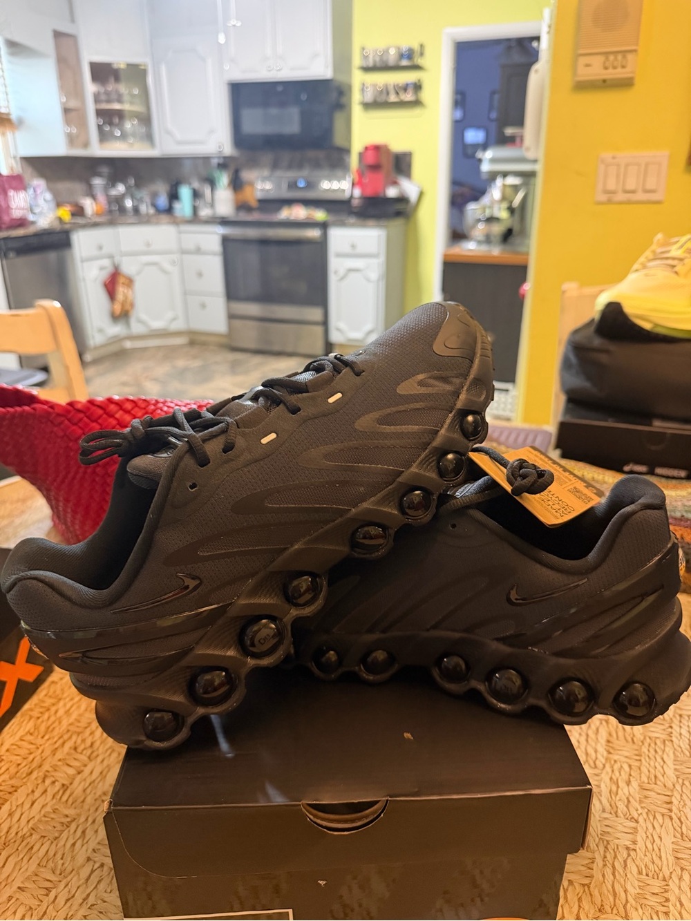 NIKE AIR MAX DN8s sz 9.5 mens new in box $180 retail!!